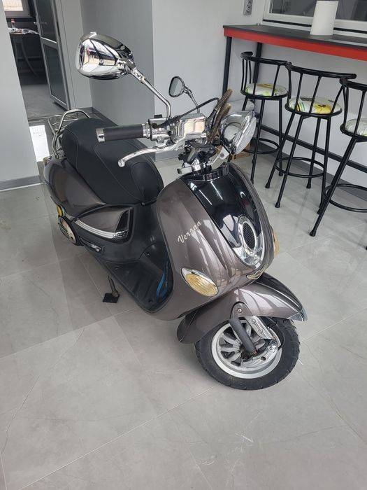 Scuter retro 125 cm, impecabil
