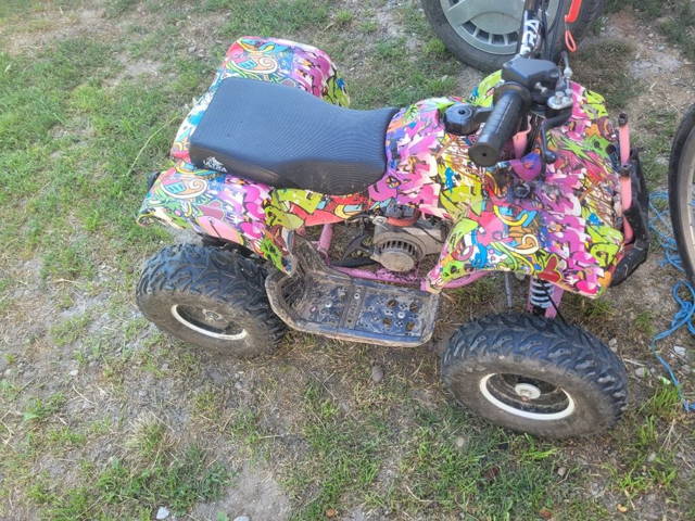 Atv poker 49 cc 1500 lei