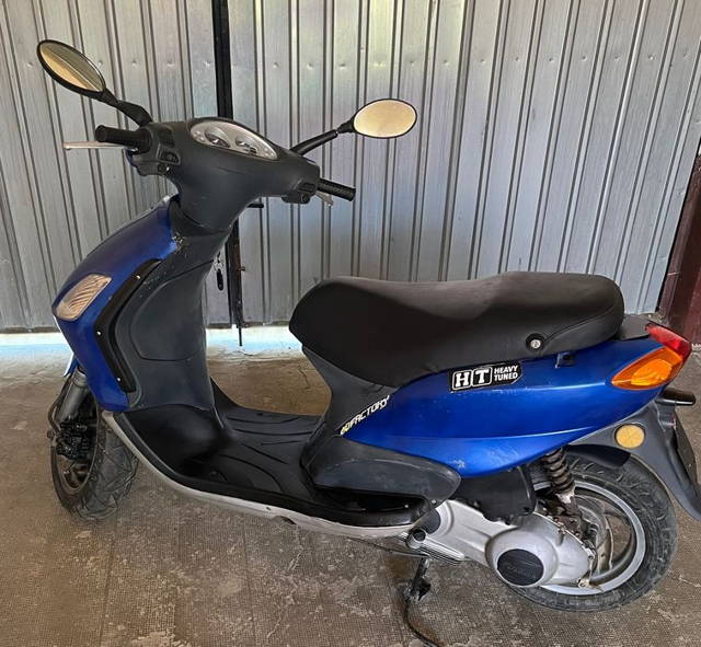 Scuter Piaggio Fly 125cm 4t
