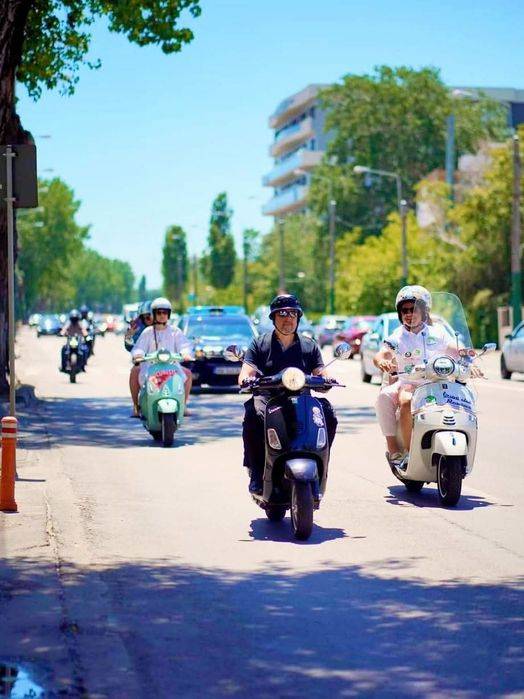 Scuter Vespa LX 125