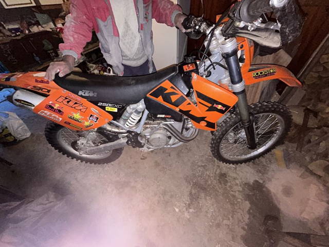 KTM 250 EXC 4T | Cu pornire la buton | Investiție recentă 500 EUR