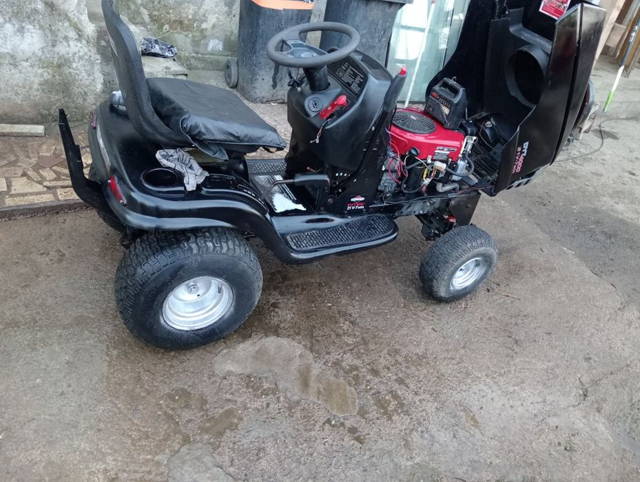Vînd Tractoras Craftsman  Briggs&Stratton tuns gazon gazon 16 cp stare