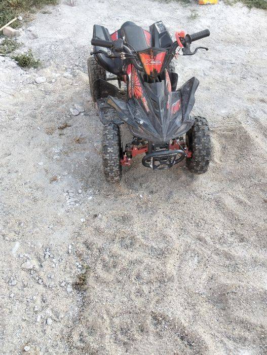 Vând ATV 49 CC pentru copi  totul funcționează dor demarou sa rupt arc