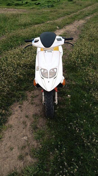 Vând scuter benelli 49 cc