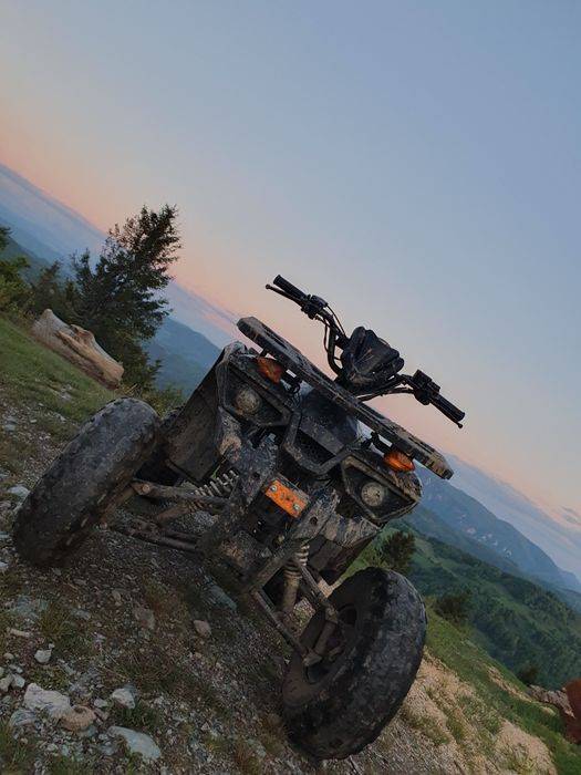 Vând atv 125 preț în Lei