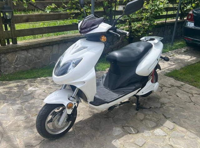 Scutere electrice noi