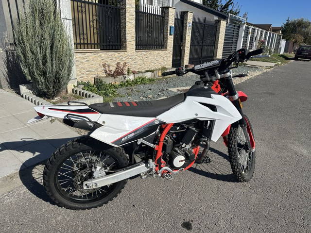 Swm rs 125 motocicleta enduro ( nu KTM, Gas gas, Yamaha, Kawasaki)