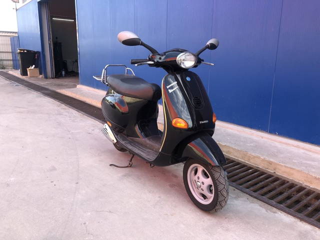 Vespa 50 din 2011