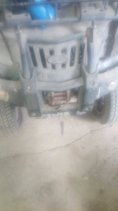 Vând ATV Loncin 250.