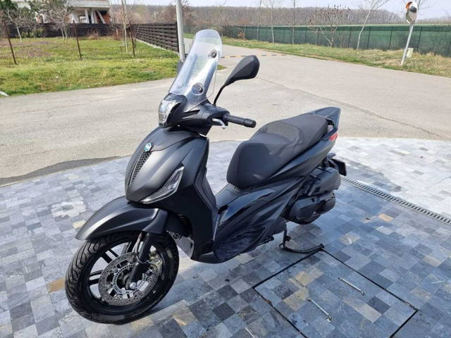 Scuter Piaggio Beverly 400