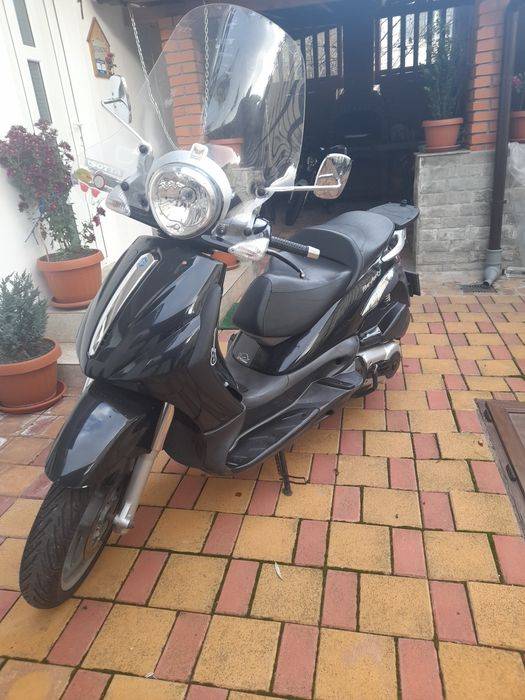Vând Piaggio  de 500cc
