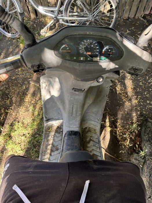 Vand scuter Aprilia de 49cc
