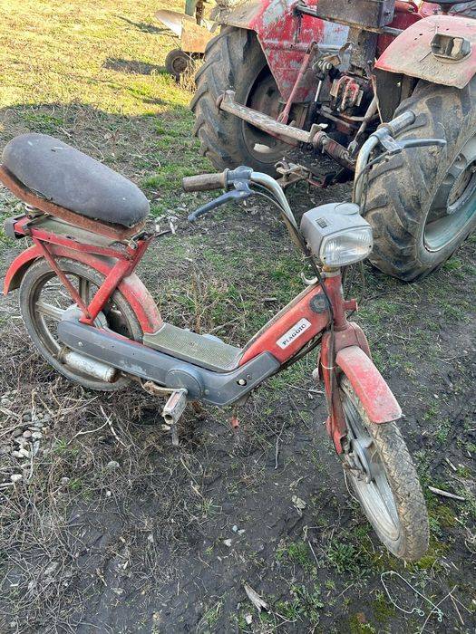 VAND scuter piaggio cu pedale