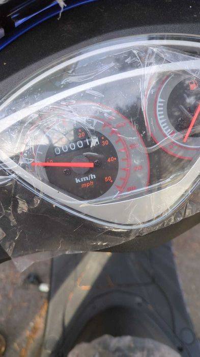 Scuter pe benzina, 50cc, nou, 0km, cu carte de identitate