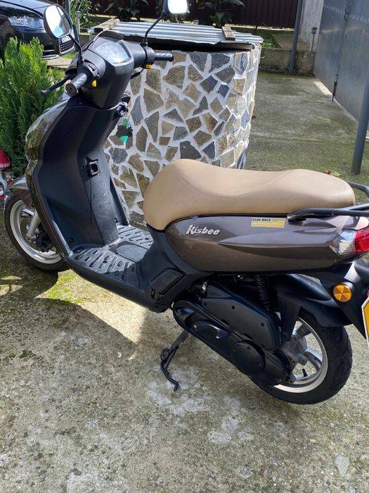 Vand scuter peugeot kisbee