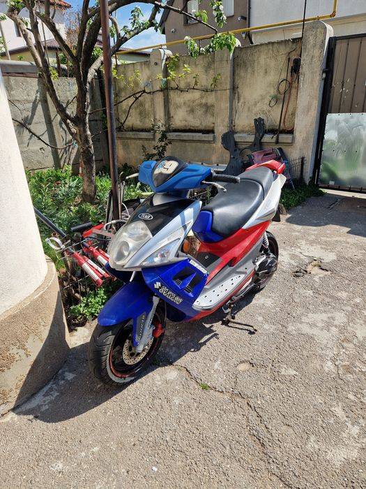 Scuter 50cc TGB +unu de piese