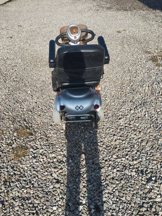 Vând scuter electric pentru persoanele cu dizabilități