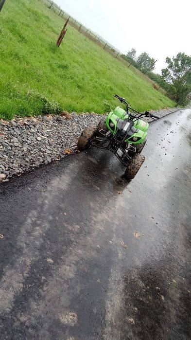 Vând ATV Motor nou pe el