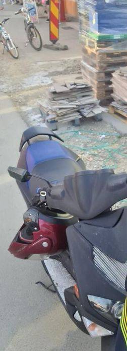 Vând scuter Peugeot Speedy ghift