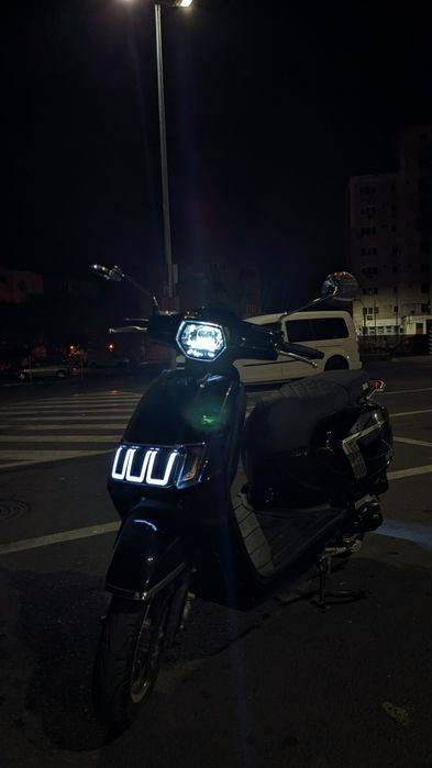 Scuter benzina nou