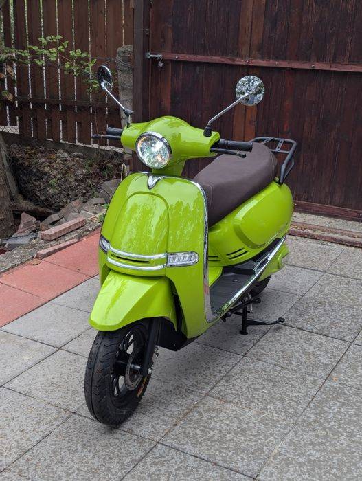 Scuter electric efun Pusa 2.4 kw. NOU