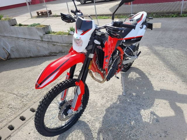 Motocicleta SWM RS 125R