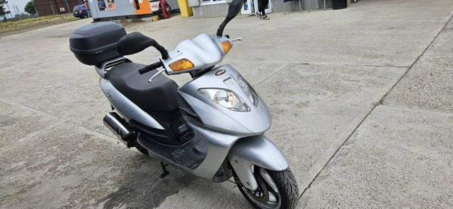 Motoscuter DAELIM  125CC