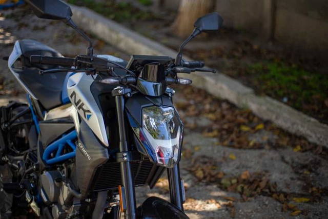 Motocicleta CFMoto 300 NK - 2024 - 870 km - Garantie aprilie 2026