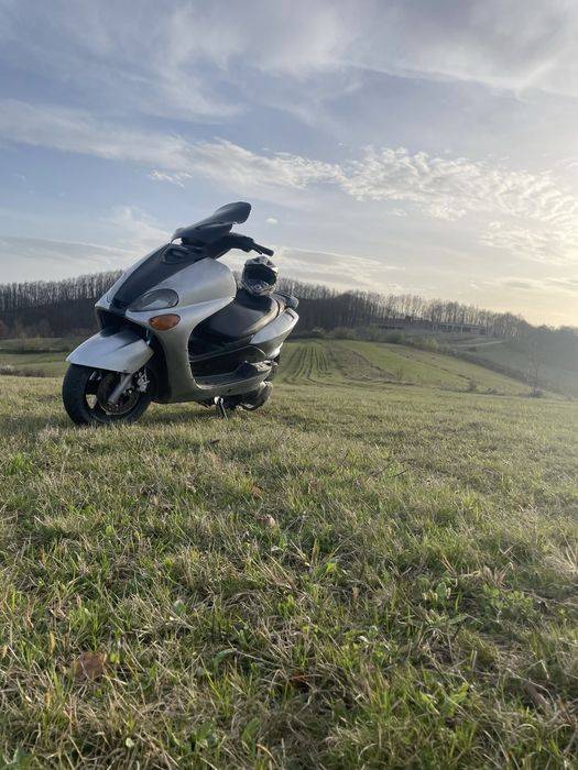 Vând scuter yamaha majesti