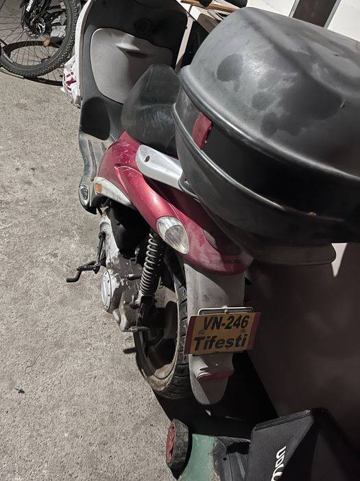 Vand scuter 50 cc 10 cai