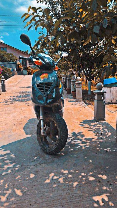 Vând scuter piaggio 80cc (nu pornește )