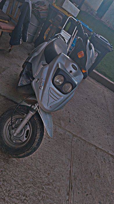 Vând scuter Pegasus 125cc,4t,11 cp defect,preț 2000 lei