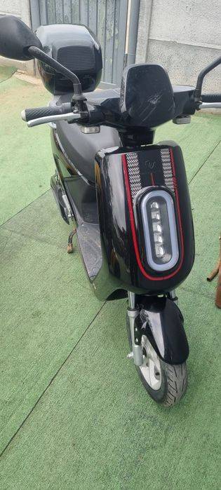 Vând scuter electric