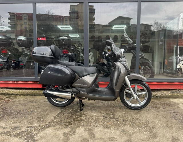 Scuter / Maxi-Scooter Aprilia Scarabeo 250 cc