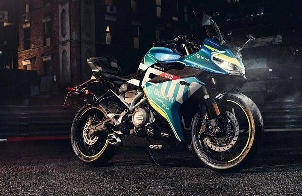 Moto Cfmoto 300sr 2022 1200km A2