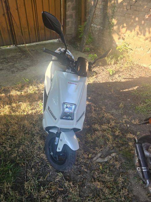 Scuter Tauris e3 electric