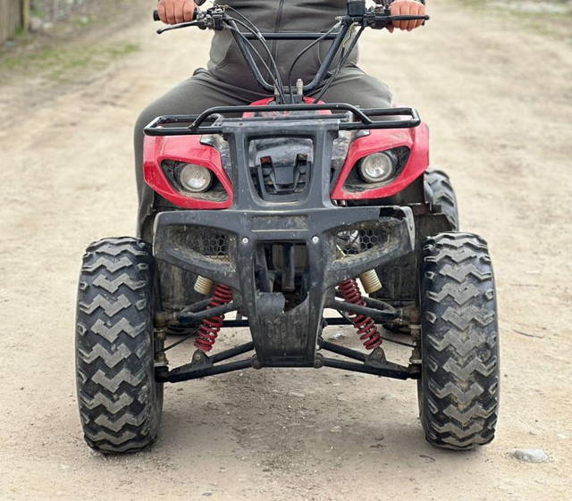 Vând atv automat