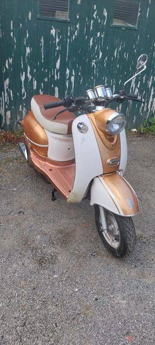 Scooter Eccho 49cc .4 timpi auriu