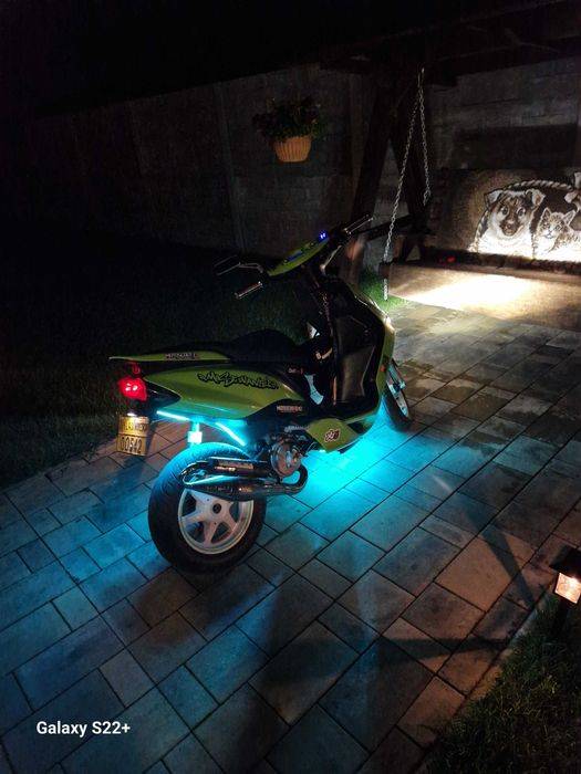 Scuter impecabil modificat