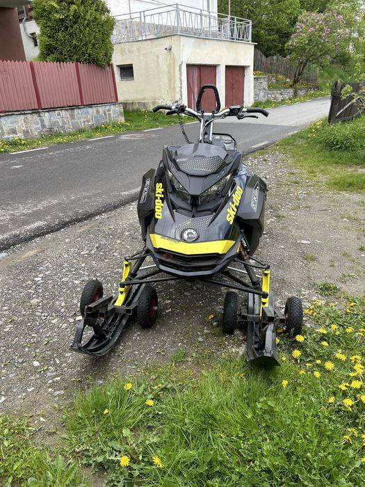 Ski doo summit x/ schimb cu moto