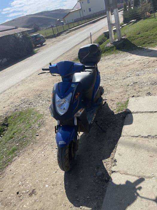 Vând scuter KYMCO