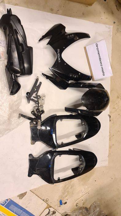 Suzuki GSXR 600 k6 K7  anul 2006 2007 carena față  aripa codita