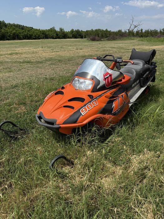 Snowmobil Artic Cat King Cat 900