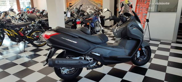SYM maxsym400i. Adus recent în țară