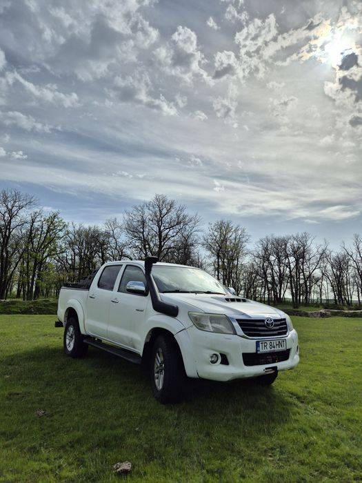 Toyota Hilux automata 2014 pret fix 11.500 euro