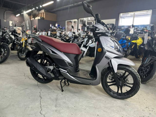 Scuter SYM SymphonySR 125 - se conduce cu B-livrare din stoc EST BIKE