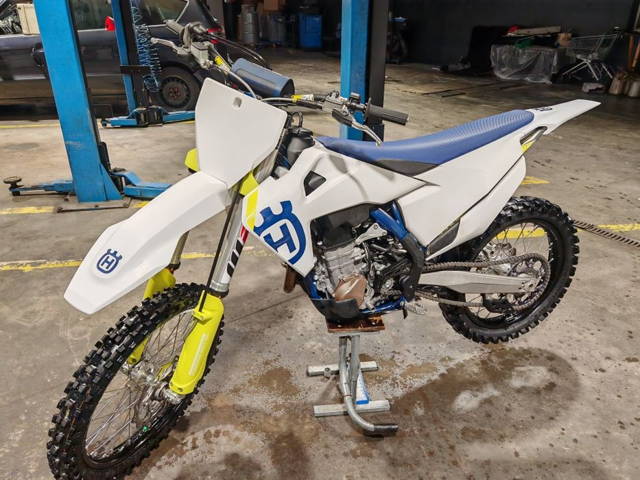 Motocicleta Husqvarna FC 450 2020, Motocross