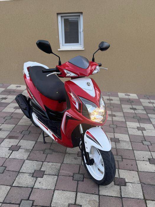 Scuter Sym Jet 4 2016