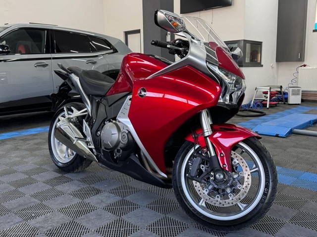 Vand HONDA VFR 1200F impecabila
