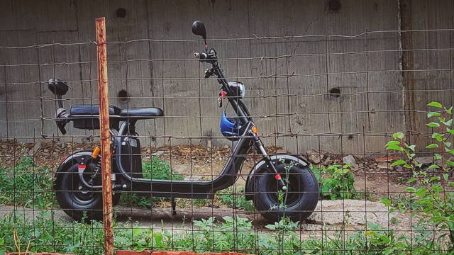 Vand scuter electric limitat la 25km/h cu acte